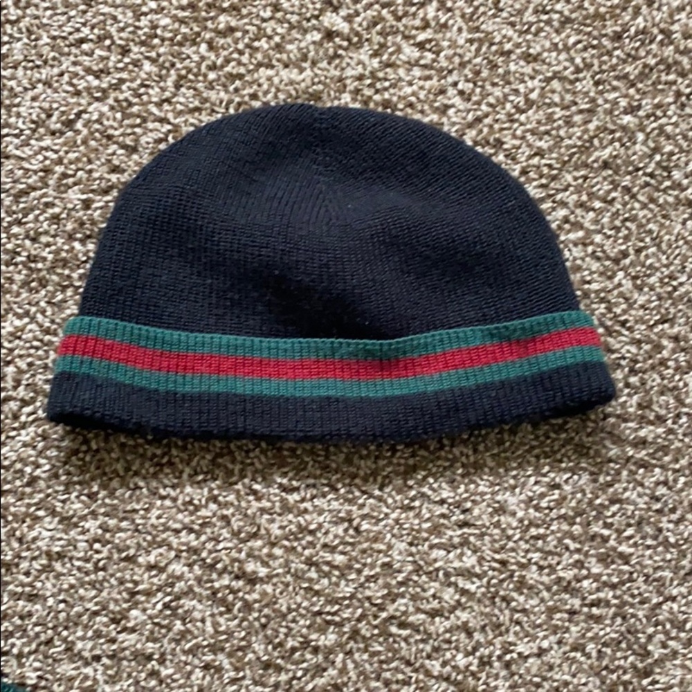 Gucci hat & scarf set